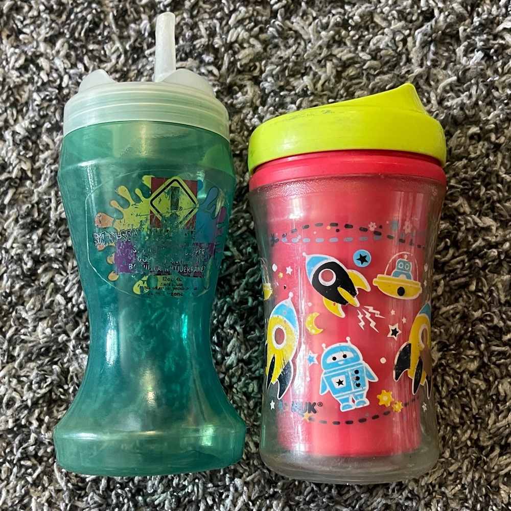Colorful Kids Sippy Cup Set